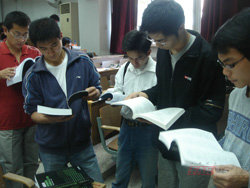 �A���h(yu��n)ҊǶ��ʽ��Ӗ(x��n)���M(f��i)�v����Ƭ