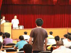 �A���h(yu��n)Ҋ(ji��n)Ƕ��ʽ��Ӗ(x��n)���M(f��i)�v����Ƭ