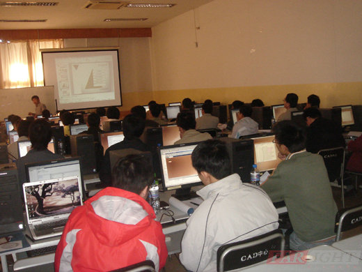 華清遠(yuǎn)見(jiàn)嵌入式培訓(xùn)講座照片